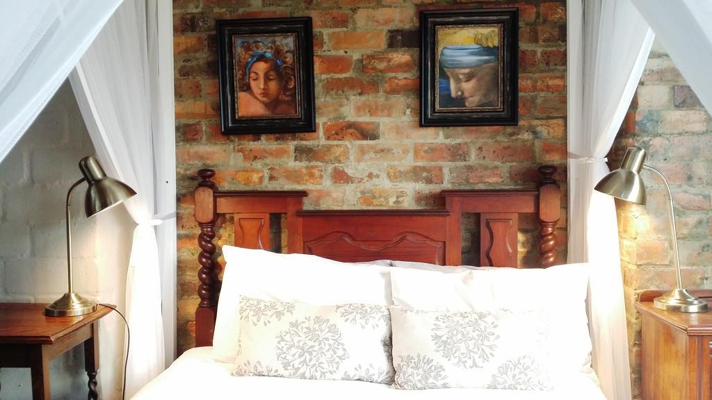 Hornbill House Self Catering Accommodation Германус Номер фото