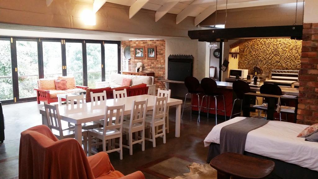 Hornbill House Self Catering Accommodation Германус Номер фото